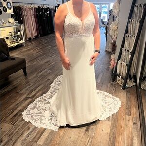Brand new never worn wedding dress